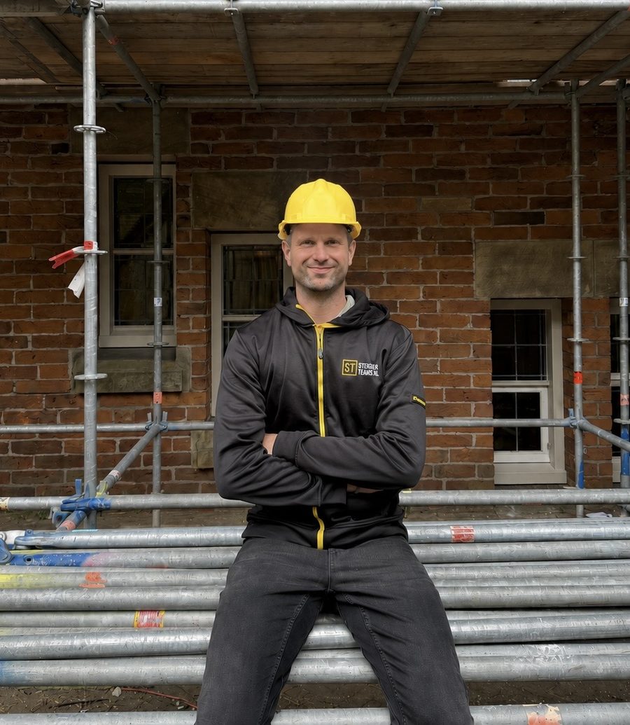 René, mede-oprichter SteigerTeams, op de steiger